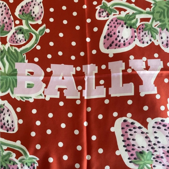 Bally NWT strawberry silk scarf square 35 X 34” - Picture 4 of 11